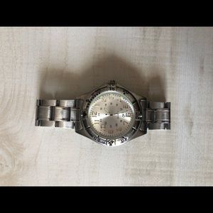 Women’s casual watch